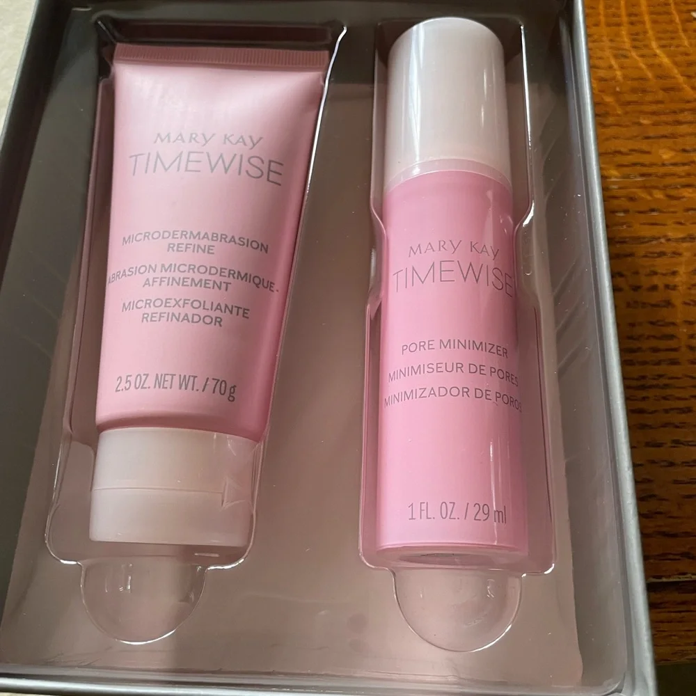 Mary Kay TimeWise Set – White & Silver Accents
